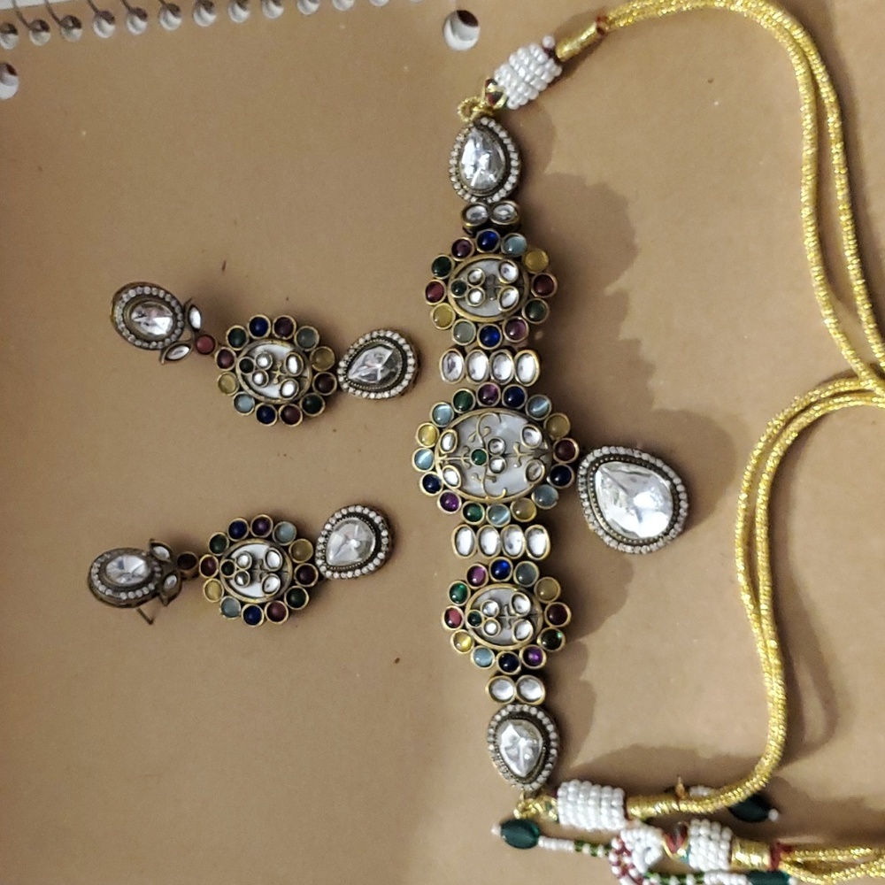 Indian Chocker Set